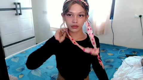 Snapshot of kendra_lunaxx chatting on June 2026 07:00:01 AM kendra_lunaxx online show from June 2026 07:00:01 AM