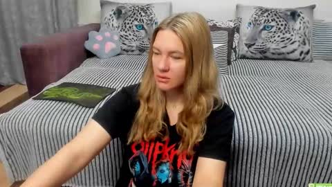 Kendra online show from November 2025 01:17:02 AM