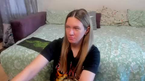 Snapshot of kendra_xx_ chatting on July 2026 12:10:01 AM Kendra online show from July 2026 12:10:01 AM