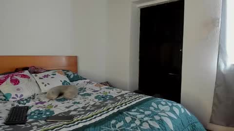 Kenia online show from February 2026 07:12:01 PM