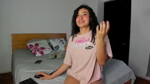 Kenia online show from February 2026 09:30:01 PM