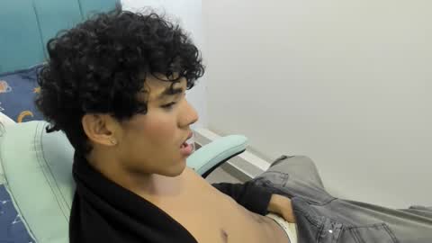 Snapshot of kenn__18 chatting on March 2026 04:19:01 AM K E N N Y online show from March 2026 04:19:01 AM