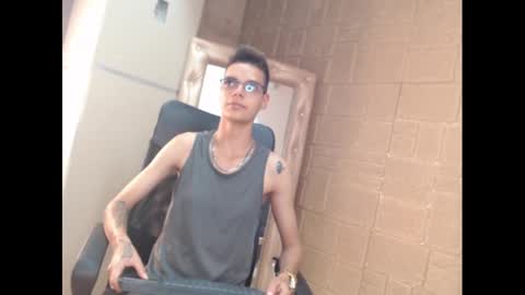 Snapshot of kenn_boy_ chatting on January 2025 09:11:02 PM kenn_boy_ online show from January 2025 09:11:02 PM