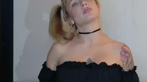 kennedystarrr online show from April 2026 03:54:02 AM