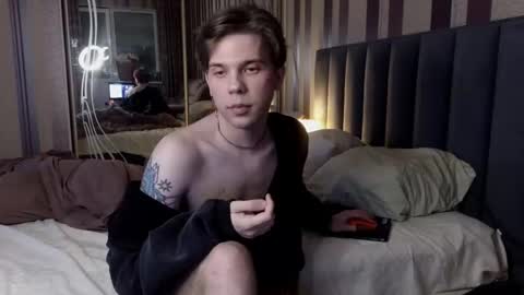 Bennet Shark online show from December 2025 07:10:02 PM