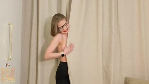 Lisa online show from April 2026 07:58:01 PM