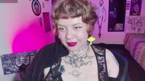 Snapshot of kenziesharik chatting on May 2026 05:26:01 AM Kenzie online show from May 2026 05:26:01 AM