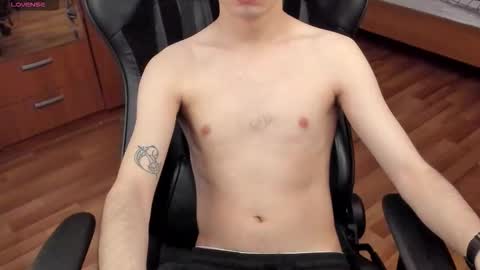 Snapshot of keorinav chatting on October 2025 11:09:02 AM Looking for a moderator I PVT IS OPEN online show from October 2025 11:09:02 AM