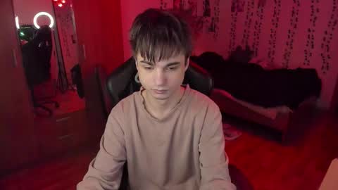 Snapshot of keorinav chatting on November 2025 12:08:02 PM Looking for a moderator I PVT IS OPEN online show from November 2025 12:08:02 PM