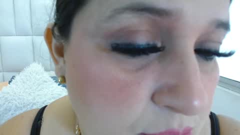 K E R L Y online show from December 2025 12:36:01 PM