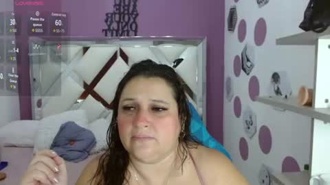 Snapshot of kerly_doll chatting on June 2026 09:47:02 AM K E R L Y online show from June 2026 09:47:02 AM
