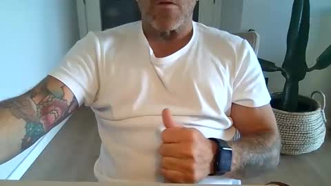 Snapshot of kermitgp3 chatting on June 2026 10:53:02 AM Anton online show from June 2026 10:53:02 AM
