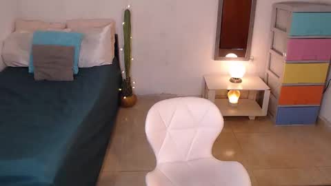 Mia  online show from December 2024 05:29:02 PM