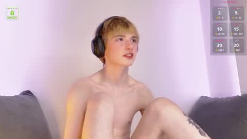 Snapshot of kessy_white chatting on July 2026 08:44:01 PM Kessy online show from July 2026 08:44:01 PM