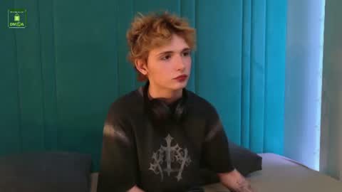 Snapshot of kessy_white chatting on July 2026 08:23:02 PM Kessy online show from July 2026 08:23:02 PM