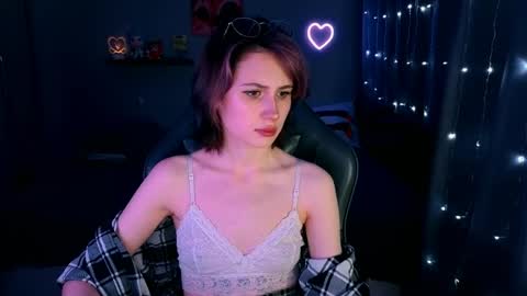 Snapshot of keti_moon chatting on April 2026 07:03:02 PM Keti 3 online show from April 2026 07:03:02 PM