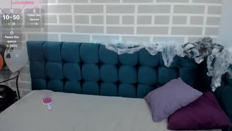 KatrinaKetrin online show from October 2025 02:00:01 AM