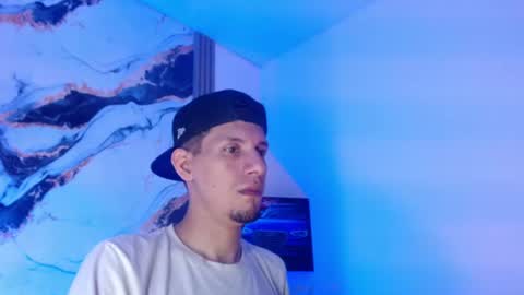Snapshot of kevin__max_ chatting on June 2026 09:17:02 PM Kev online show from June 2026 09:17:02 PM