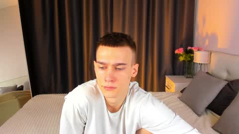 Snapshot of kevin_kess chatting on February 2025 06:04:01 AM Ask me online show from February 2025 06:04:01 AM