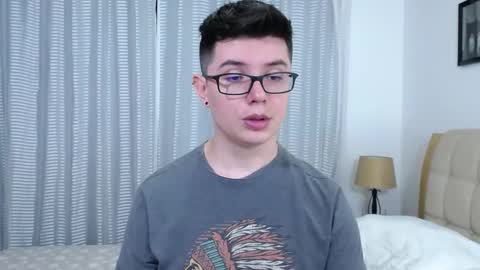 Snapshot of kevinhunts chatting on September 2025 08:32:02 PM Kevin online show from September 2025 08:32:02 PM