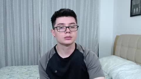 Snapshot of kevinhunts chatting on September 2025 12:16:01 AM Kevin online show from September 2025 12:16:01 AM