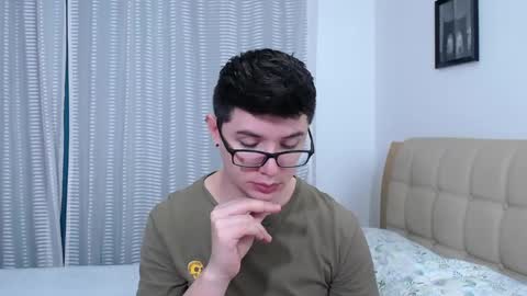 Snapshot of kevinhunts chatting on October 2025 01:58:02 AM Kevin online show from October 2025 01:58:02 AM