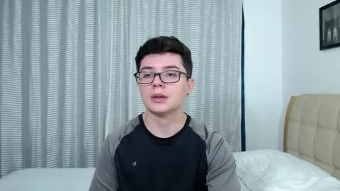 Snapshot of kevinhunts chatting on October 2025 12:42:02 AM Kevin online show from October 2025 12:42:02 AM