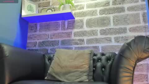 Snapshot of kevinn_blue chatting on October 2025 12:03:01 AM Sexy Hot Kevin online show from October 2025 12:03:01 AM