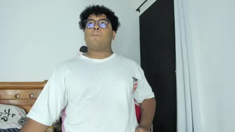 Snapshot of kevinn_m chatting on July 2026 02:16:01 AM KevinM online show from July 2026 02:16:01 AM