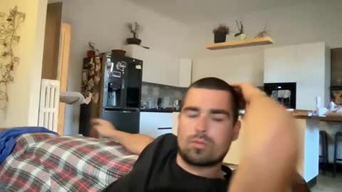 kevinpillobello online show from May 2026 06:05:01 PM