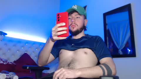 Snapshot of kevinsantiag0 chatting on December 2025 01:15:02 AM kevinsantiag0 online show from December 2025 01:15:02 AM