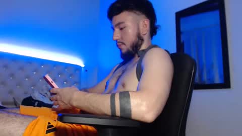 Snapshot of kevinsantiag0 chatting on December 2025 01:54:02 AM kevinsantiag0 online show from December 2025 01:54:02 AM