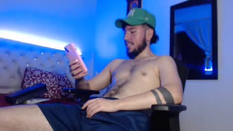 Snapshot of kevinsantiag0 chatting on December 2025 12:07:02 AM kevinsantiag0 online show from December 2025 12:07:02 AM