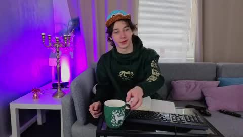 Snapshot of kevinstrike chatting on April 2026 01:28:02 PM kevinstrike online show from April 2026 01:28:02 PM
