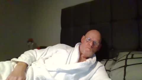 kevlooking4sez online show from February 2025 11:24:01 PM