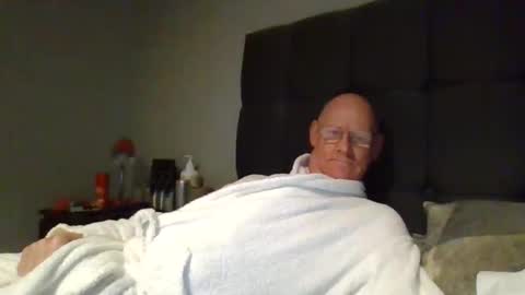 kevlooking4sez online show from October 2025 10:29:02 PM