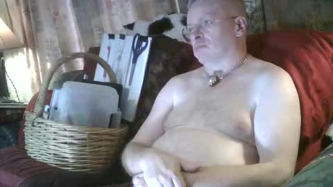 kevydaddyhubby2 online show from April 2026 08:39:02 PM
