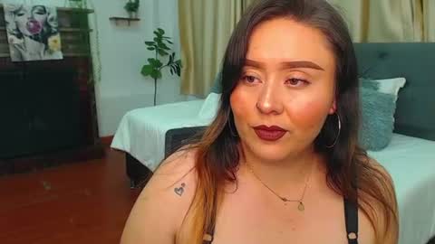 Snapshot of khalia_ chatting on June 2026 05:50:02 PM K H A I L A online show from June 2026 05:50:02 PM
