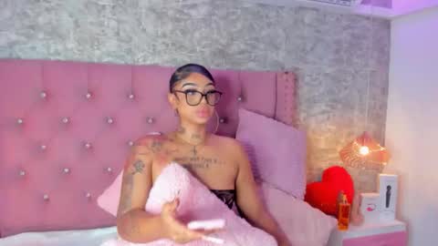 Snapshot of khelany_isyy chatting on February 2026 02:20:02 PM Khelany Isyy online show from February 2026 02:20:02 PM