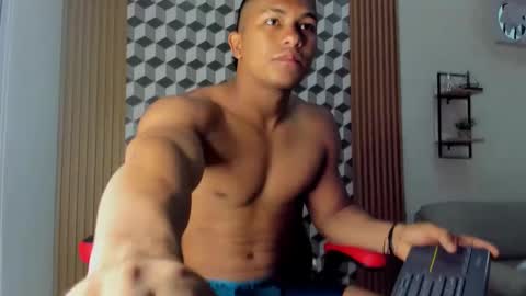 Snapshot of khen_west1 chatting on March 2025 09:54:02 PM khen_west1 online show from March 2025 09:54:02 PM