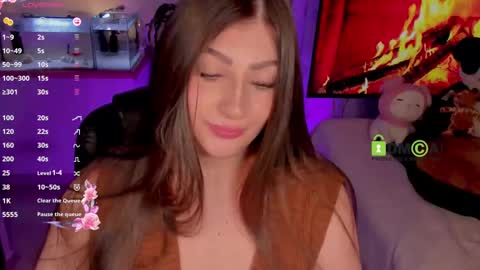 Snapshot of khionebesset chatting on December 2024 08:55:02 AM Khi.  online show from December 2024 08:55:02 AM