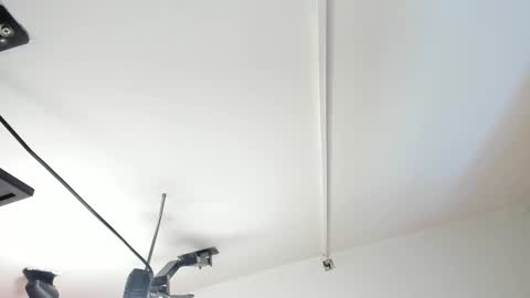 Khloe online show from December 2025 12:43:02 PM