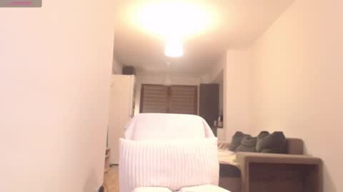 Snapshot of khloe_star chatting on February 2025 06:12:01 PM Khloe online show from February 2025 06:12:01 PM