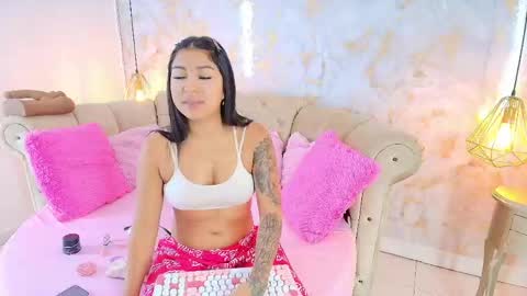 Snapshot of khloeblake chatting on May 2026 05:14:02 AM Khloe online show from May 2026 05:14:02 AM