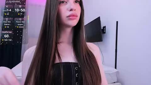 Khloe online show from September 2025 05:25:02 PM