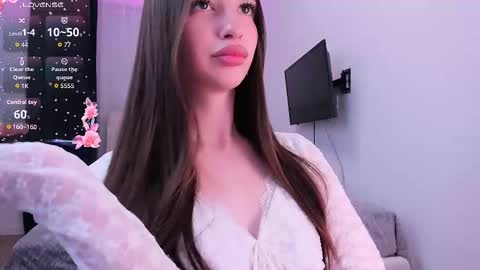 Khloe online show from September 2025 06:35:02 PM