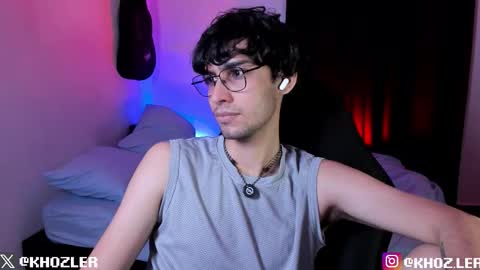 khozler_ online show from December 2025 03:32:02 PM