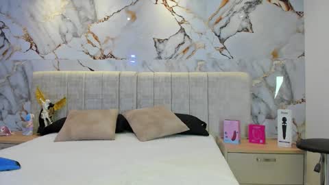    N         M online show from November 2025 11:32:02 AM