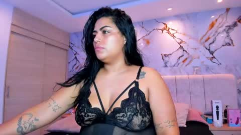 Snapshot of kiana_cream chatting on May 2026 12:00:01 PM N M online show from May 2026 12:00:01 PM