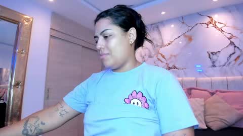 Snapshot of kiana_cream chatting on May 2026 10:22:02 AM N M online show from May 2026 10:22:02 AM